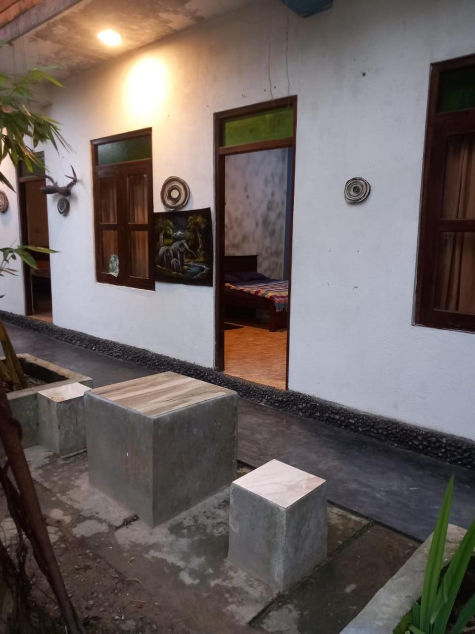 Suninn Hostel And Surf School Weligama Kültér fotó
