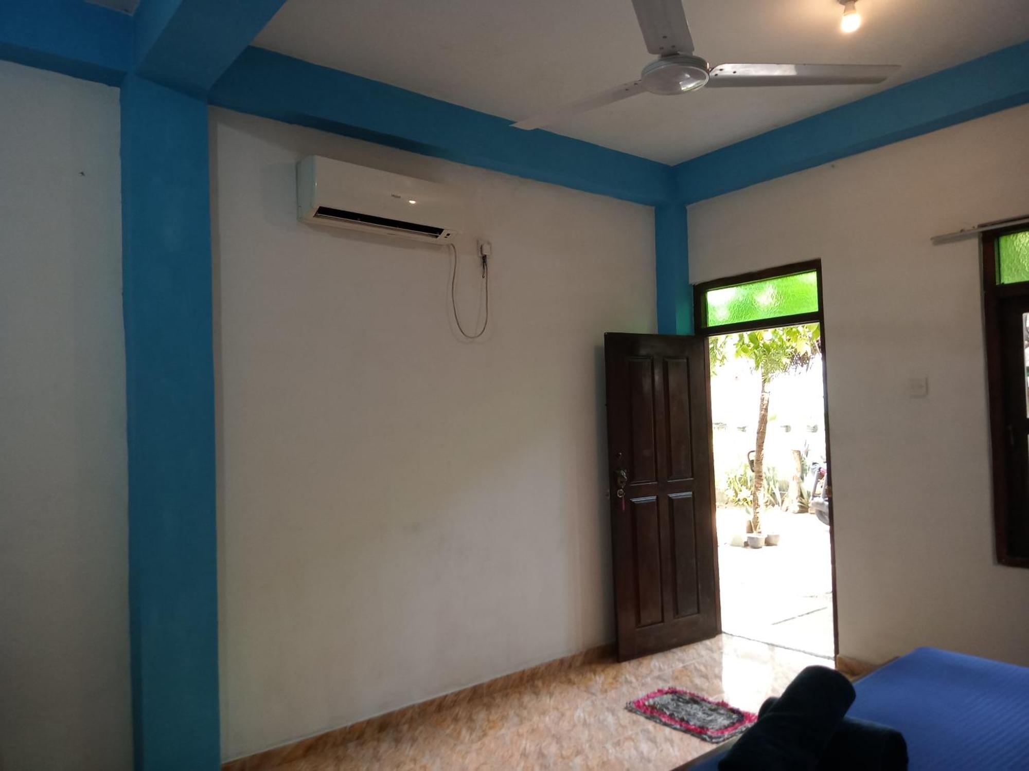 Suninn Hostel And Surf School Weligama Kültér fotó