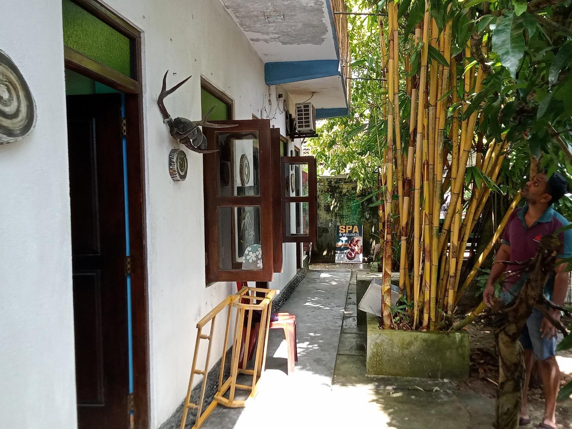 Suninn Hostel And Surf School Weligama Kültér fotó